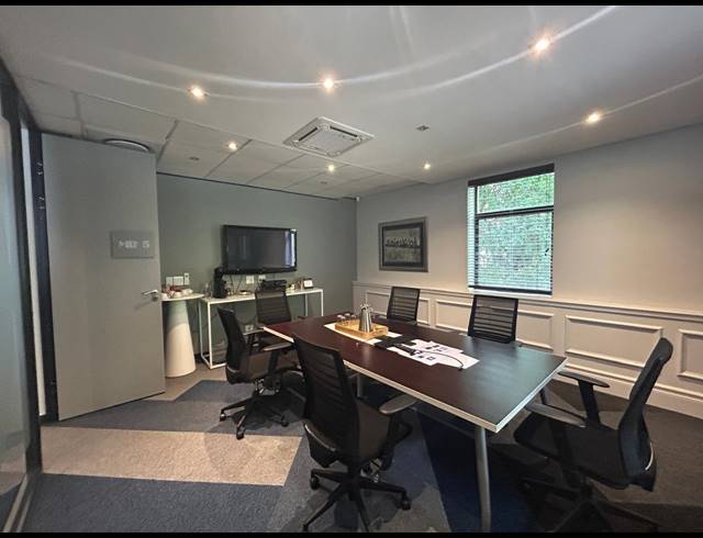 250M² OFFICE TO LET IN NEWLANDS